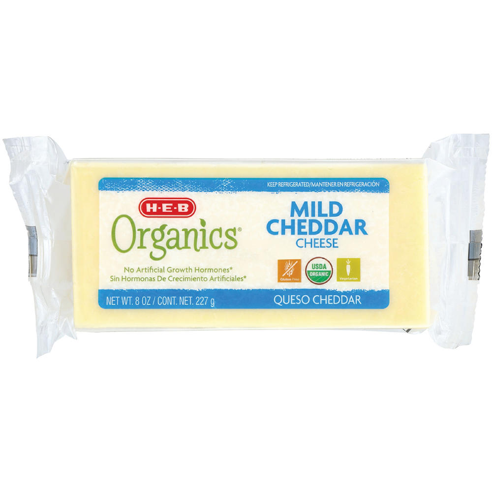 H-E-B Organics Mild Cheddar Cheese, 8 oz