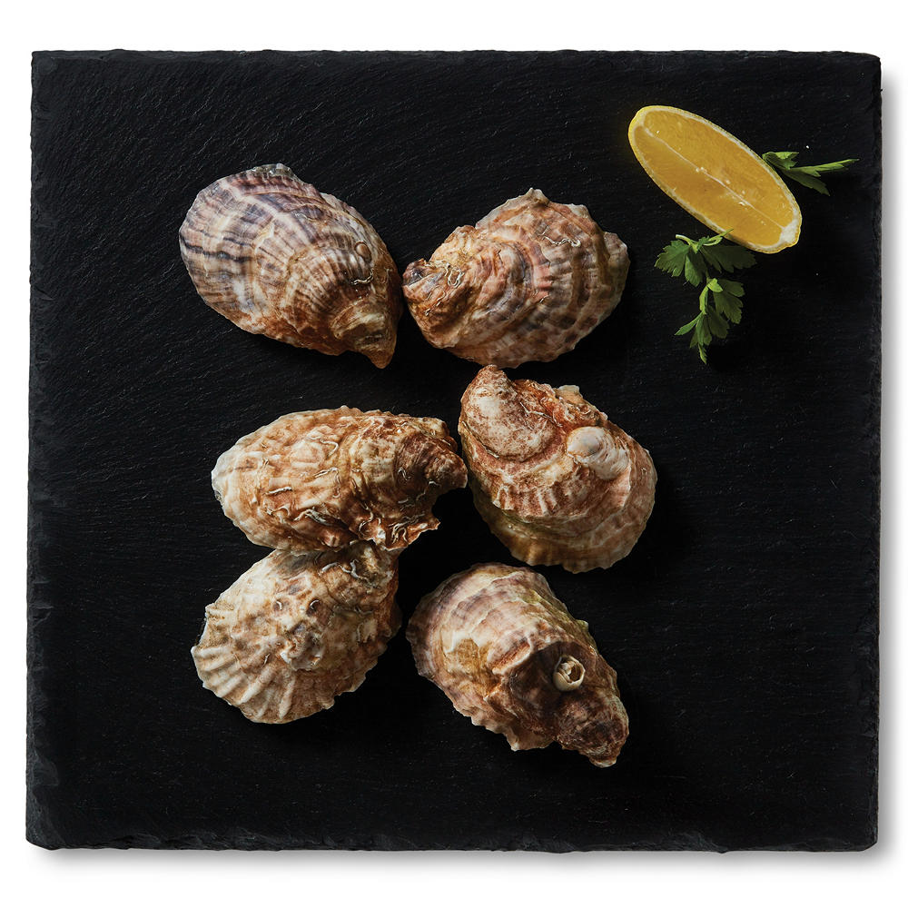 H-E-B Responsibly Raised Live Fresh Wellfleet Oyster