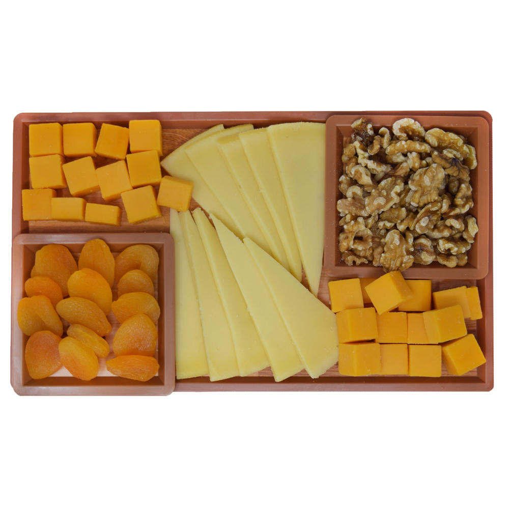 H-E-B Deli Cheese Board – Smoked Cheddar & Gouda